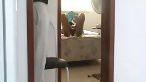 சலிப்படைந்த பிச் தனது காதலனை பிபிசி மூலம் ஏமாற்றுகிறார்