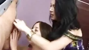 சிண்டிக்கு குத ஷாகிங் ஏற்படுகிறது