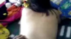 அலெக்சிஸ் ஒரு பெரிய சேவலுக்கு கொம்பு உள்ளது