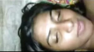 இளம் பாடகர் அப்பாவுக்கு கண்ட் கொடுக்கிறார்