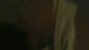 Busty boss Raylene தனது அலுவலகத்தில் மூன்று பங்குதாரர்களுக்கு சேவை செய்கிறார்